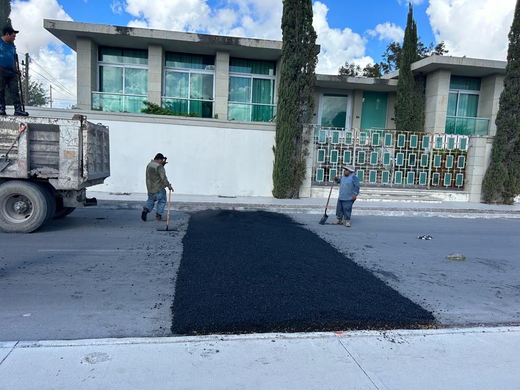 Mantiene Gobierno de Reynosa acciones de limpieza y bacheo de vialidades principales – Administración Municipal Reynosa 2021-2024