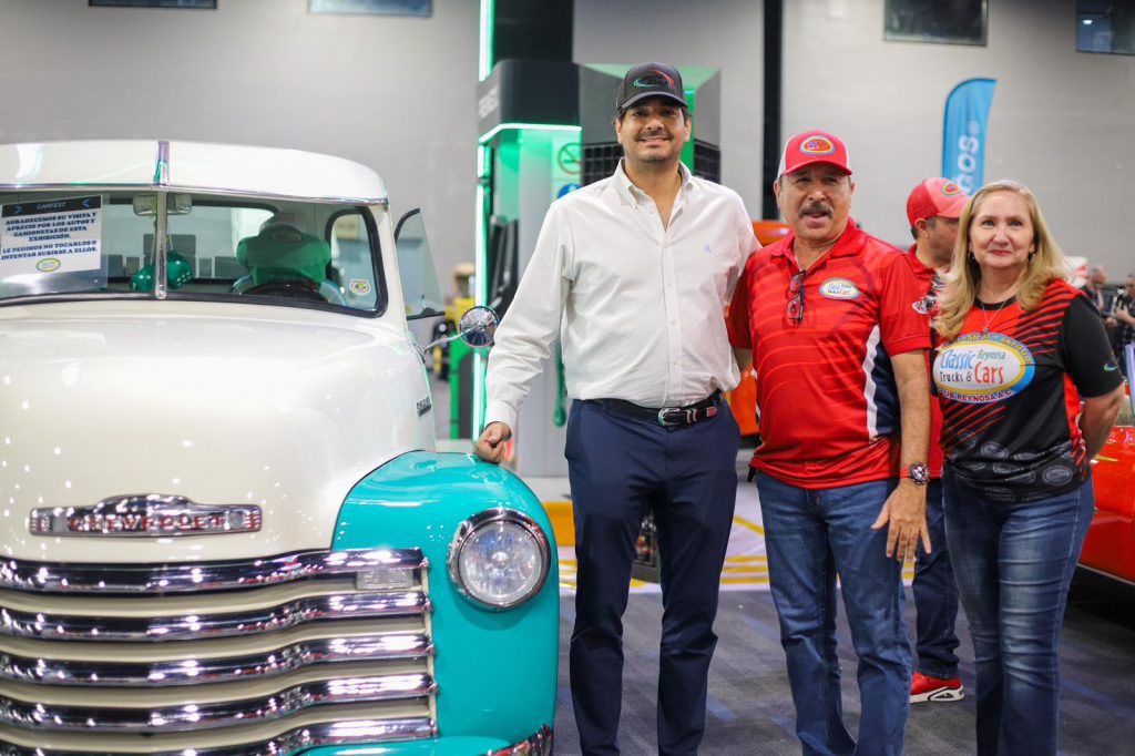 Recorrió Carlos Peña Ortiz la exhibición Car Fest Reynosa 2023 – Administración Municipal Reynosa 2021-2024