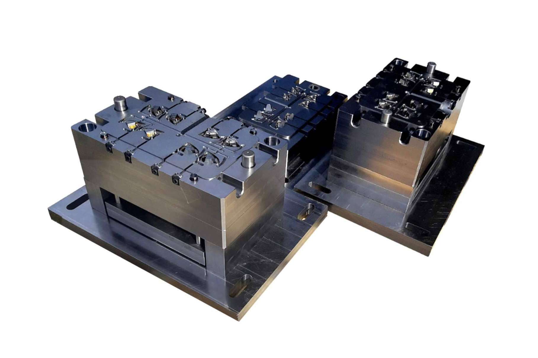 Fabricación de moldes industriales de inyección de plástico y zamak aluminio, con Moldes A.W.