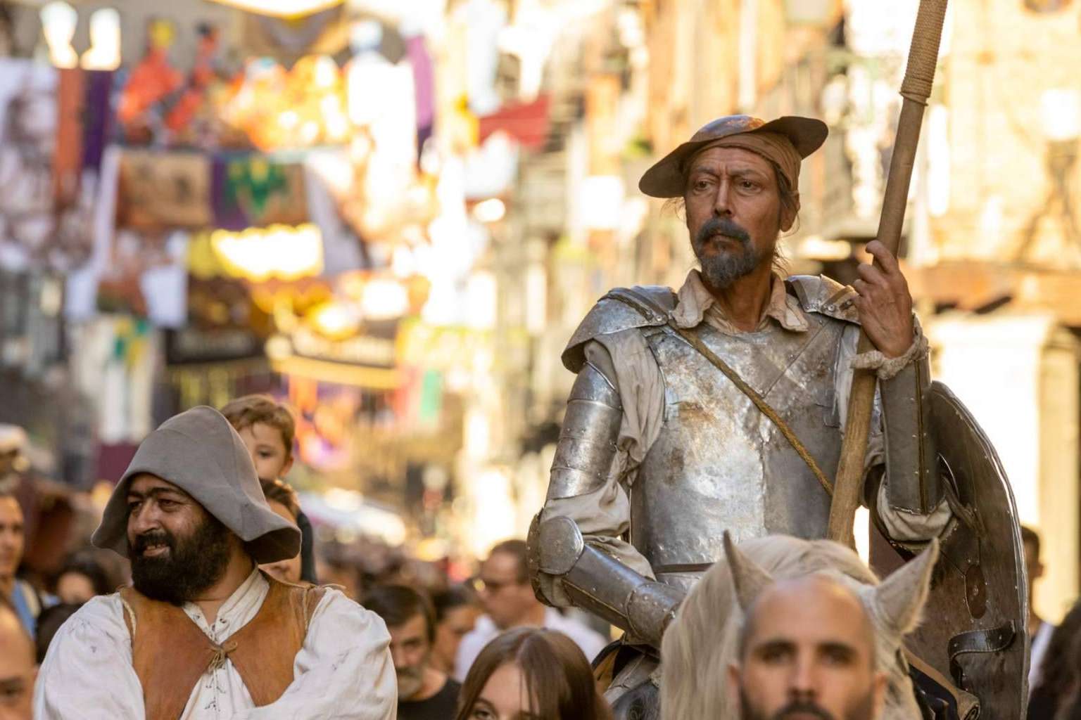 Mercado Cervantino; Un viaje por un día a la mente del genio más grande de la literatura hispánica
